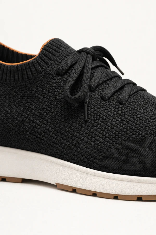 Lekkie czarne sneakersy z dzianiny Active