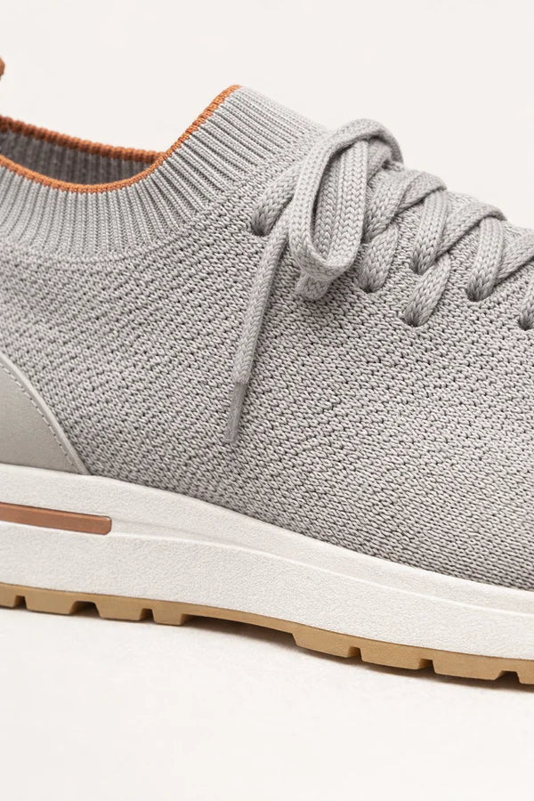 Lekkie szare sneakersy z dzianiny Active.
