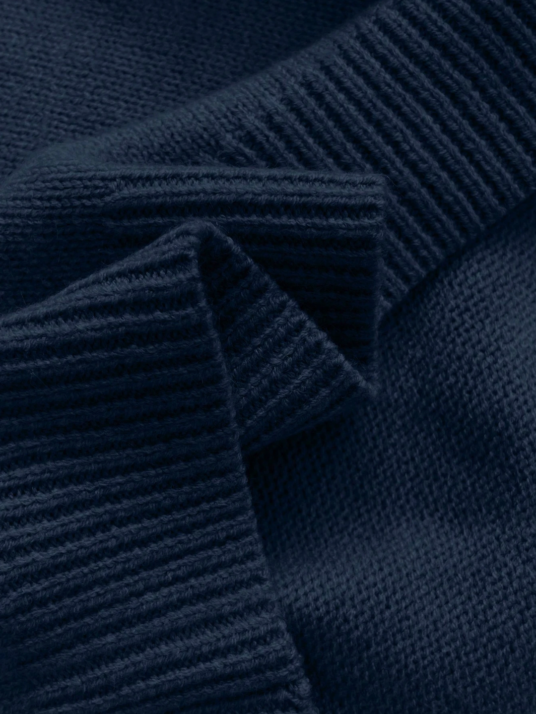 Céline | Elegancki dzianinowy sweter z ozdobnym koronkowym kołnierzykiem