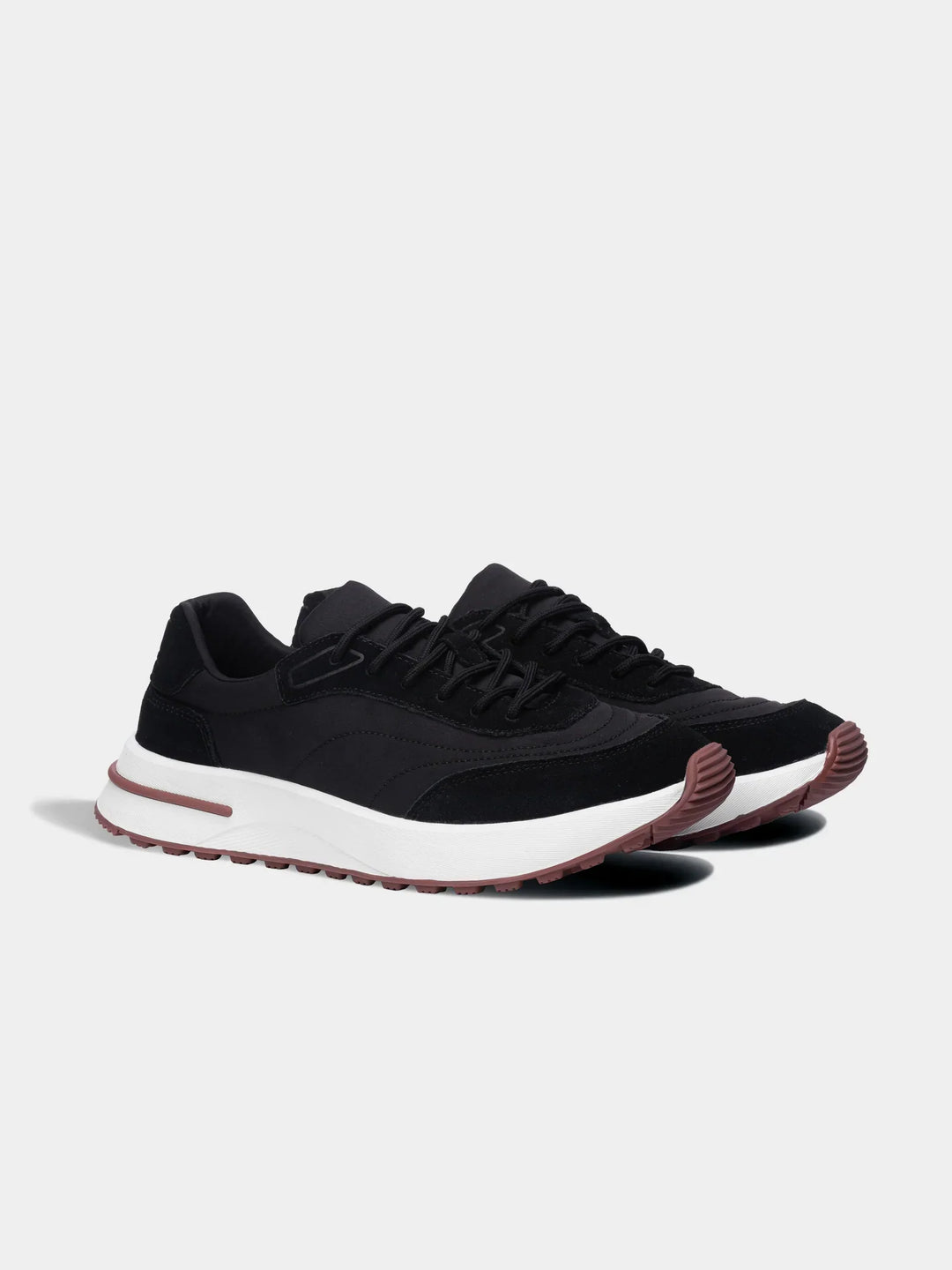 czarne sneakersy w kolorze nocnej czerni