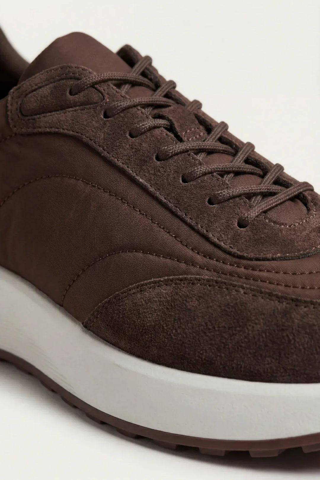 Brązowe sneakersy