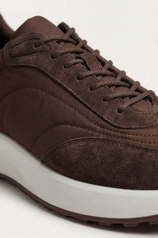 Brązowe sneakersy