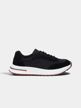 czarne sneakersy w kolorze nocnej czerni