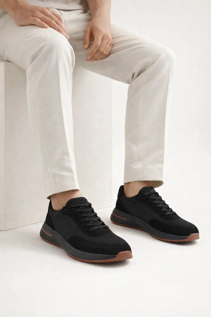 Czarne sneakersy miejskie