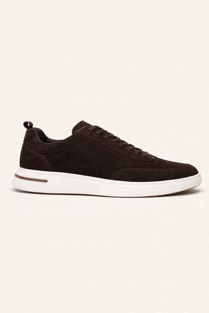 Brązowe zamszowe sneakersy