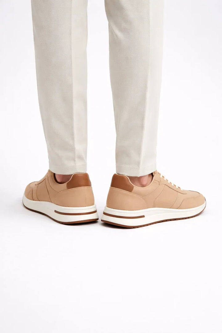 Beżowe sneakersy